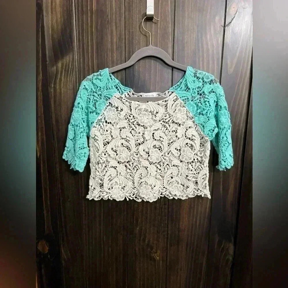 Y2K Delia’s White/Teal Lace Crop Top, Size: Medium - Picture 7 of 12